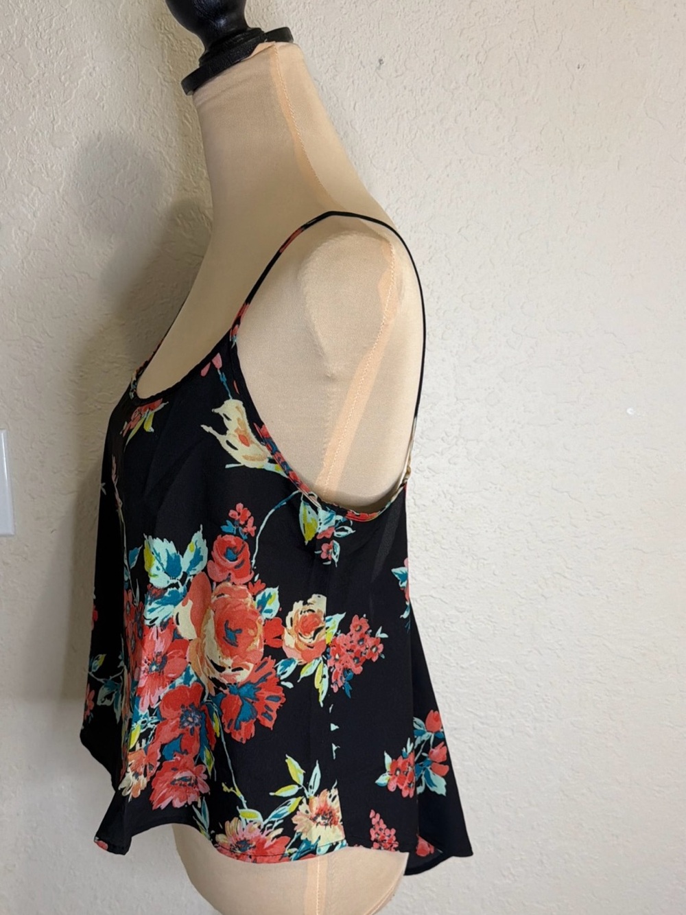 Ambiance Apparel Women’s Floral Open Back Tank/Top Black Size Small - Picture 3 of 7